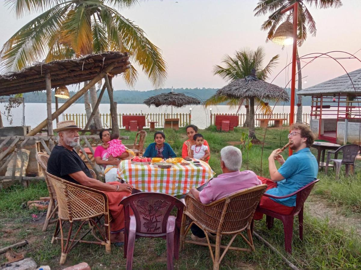 Lake Homes Varkala Luaran gambar