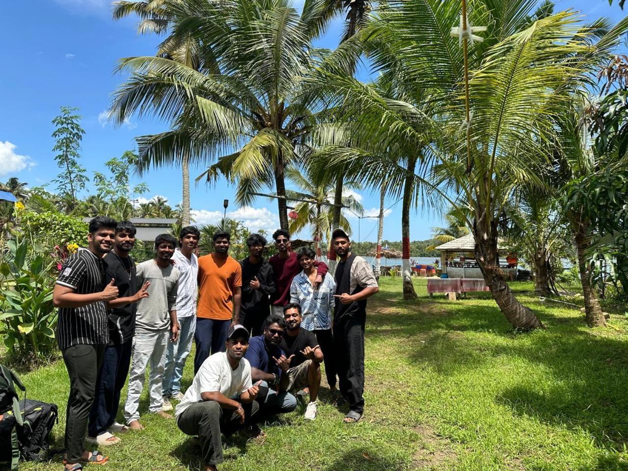Lake Homes Varkala Luaran gambar
